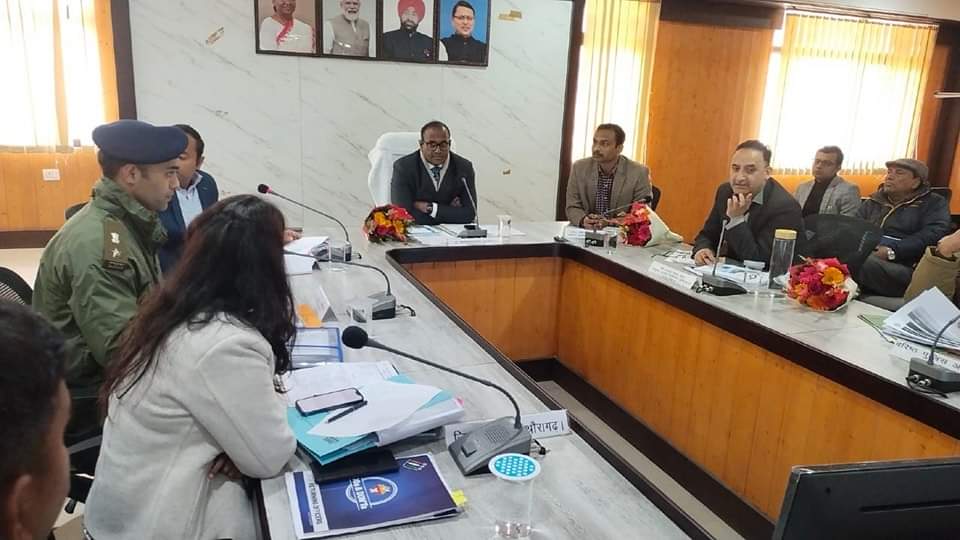 डॉ.बी.वी.आर.सी. पुरषोत्तम ने आज अल्मोड़ा में अल्मोड़ा संसदीय क्षेत्र की आगामी लोकसभा चुनाव की तैयारियों की समीक्षा