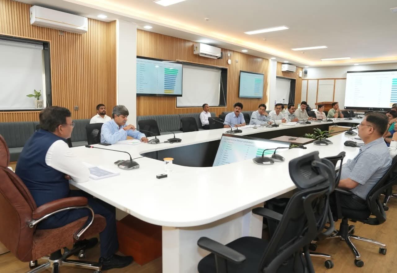 बिंदु कार्यक्रम की समीक्षा: सभी जिलों को एक माह में लक्ष्य तय करने के निर्देश